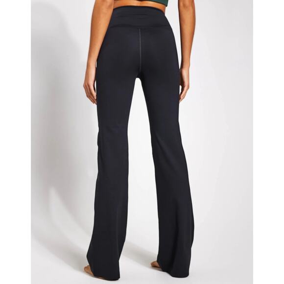 NWT Girlfriend Collective Compressive High Rise Flare Leggings Black Medium NEW - Picture 4 of 9